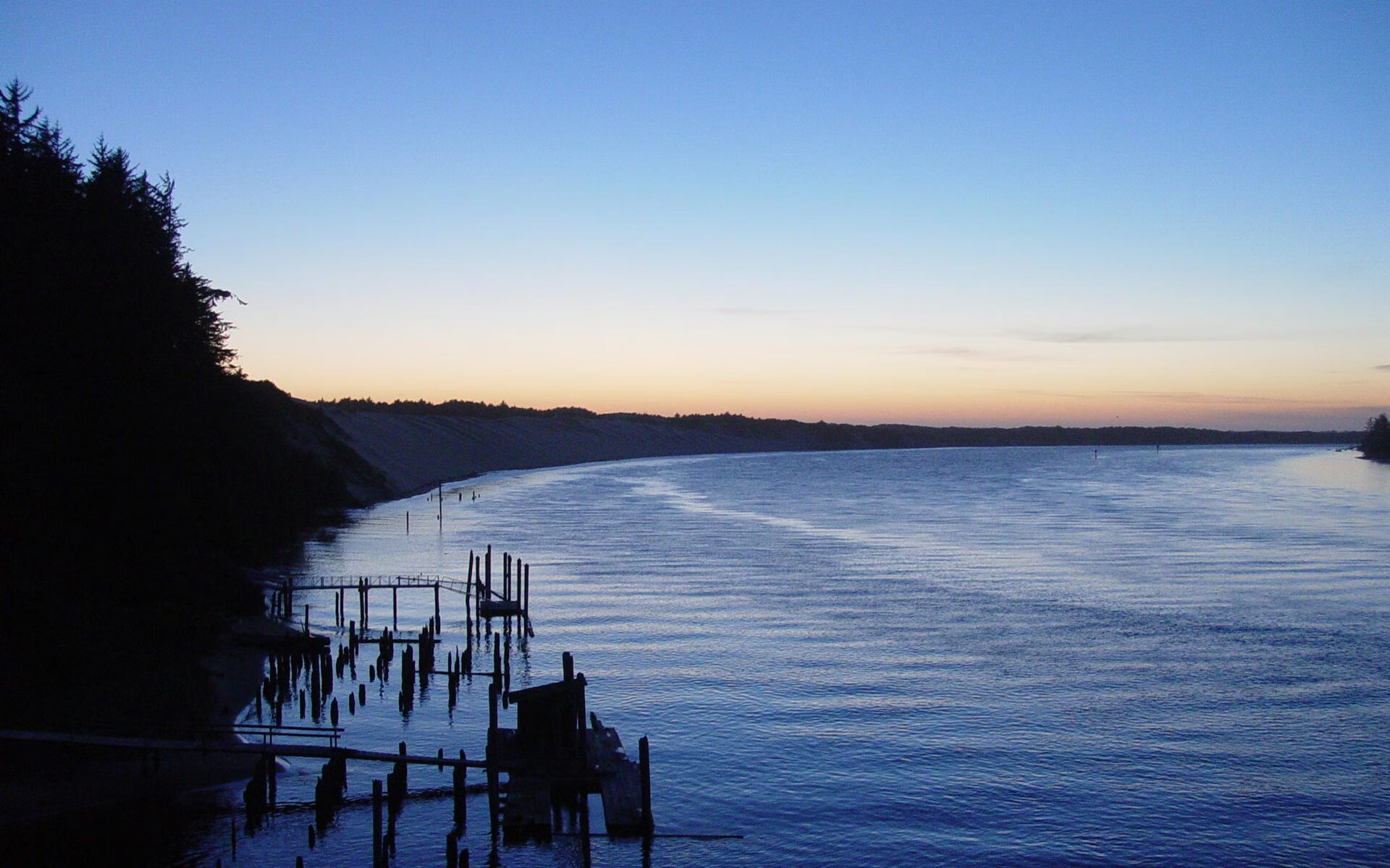 爱游戏app-特色篮球文化旅游节丰富多彩，带动城市文化与经济发展，篮球文化主题餐厅